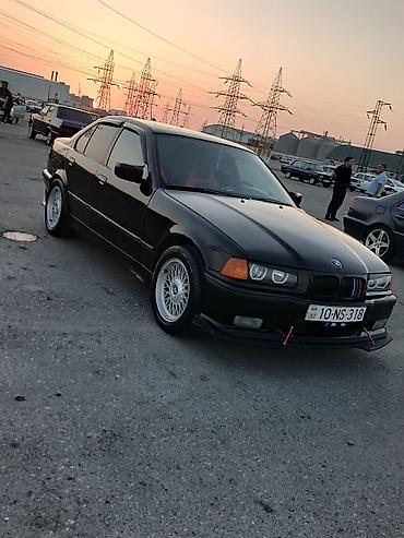 BMW: BMW 3 series: 1.8 l | 1992 il Sedan — 3