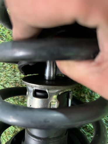 Амортизаторы, пневмобаллоны: Комплект амортизаторов Toyota 2010 г., Б/у, Оригинал, Япония — 6