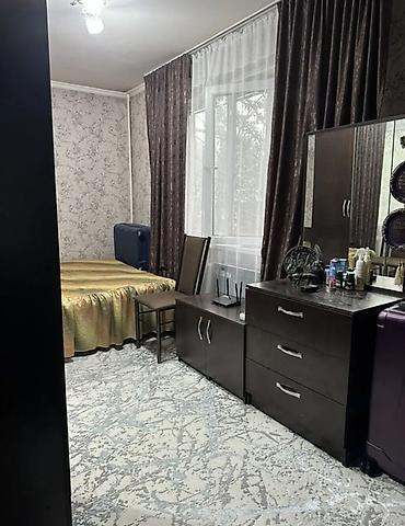 продаю 3кв 9мкр: 2 комнаты, 45 м², 3 мкр 104 серия, 1 этаж — 6