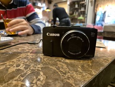 24 105 canon lens: Canon ilgiltərədən alınıb 20 x zoom bir çox müasir telefonlardan gəşəy