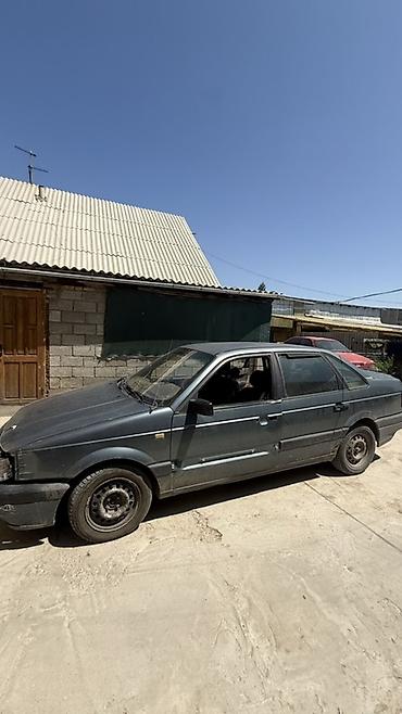 range over: Volkswagen Passat: 1993 г., 1.8 л, Механика, Бензин, Седан — 2