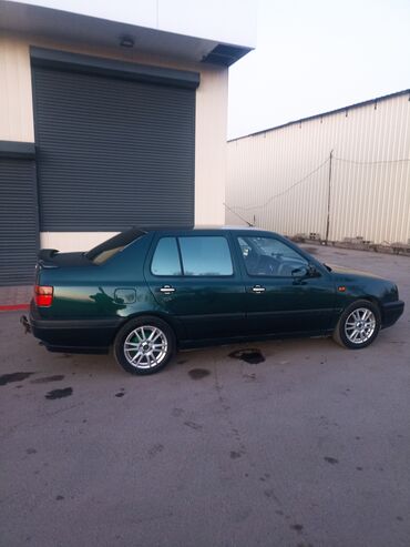 Volkswagen: Volkswagen Vento: 1995 г., Седан — 8