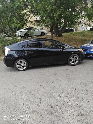 prius diskləri: Toyota Prius – hibrid sedan - Korpus: qara rəng, 5 qapılı liftback — 1
