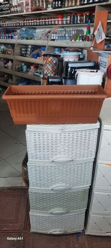 Bitkilər üçün dibçəklər: Dibceklər gulqabilar duzbucaqli yumru asilqan kvadrat — 20