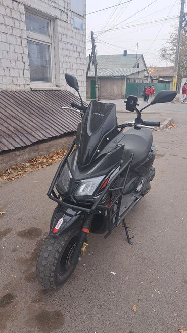 шины на внедорожник: Скутер JINXIN, черный, городской/кроссовый стиль. Характеристики и