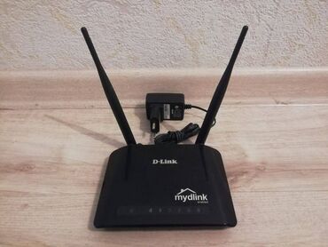 Модемы и сетевое оборудование: Wi-Fi роутер рабочий, в отличном состоянии, 2-антенный, D-Link