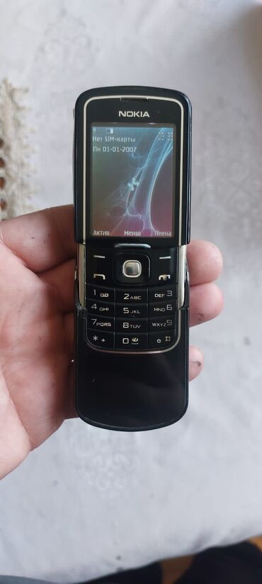 nokia e70: Nokia 8000 4G, rəng - Qara, Düyməli