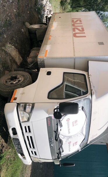 купить бу шины в бишкеке: Isuzu : 2007 г., 4.6 л, Механика, Дизель, Van