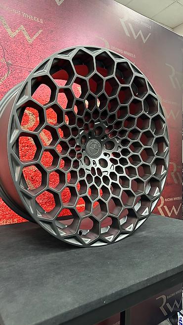 Диски: Диски R 22 BMW, отверстий - 5, Новый — 5
