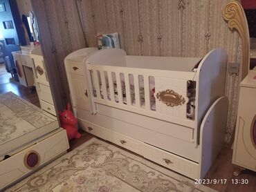 babək: Oğlan və qız üçün, Beşik, İşlənmiş,Yellənmə mexanizm ilə, Matras ilə, Siyirməli