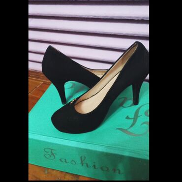 женская обувь размер 38: Туфли 38, цвет - Черный
