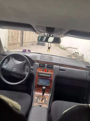 Mercedes-Benz: Mercedes-Benz 270: 2.7 l | 1999 il Sedan — 8