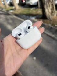 ipod 3 touch: Эйр подсы 3, в оринале, с коробкой, зарядку не помню (кажется нету)