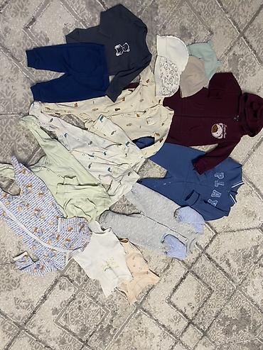 Комплекты одежды: Набор одежды для малыша (мальчик), примерно 0–6 мес. Цена за все 1000с — 2