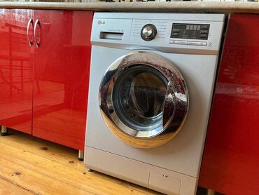 Uzunmüddətli kirayə mənzillər: Nizami rayonu,Neftçilər metrosu yaxınlığı,220 nömrəli məktəb — 10