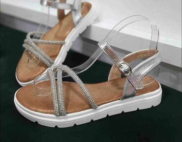 Sandale: 3200 — 10