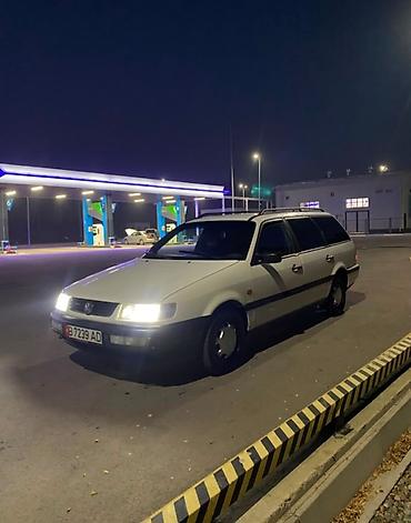 Volkswagen Passat Variant: 1994 г., Механика, Бензин, Универсал