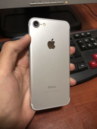 iohone 7: IPhone 7, 256 GB, Gümüşü, Barmaq izi