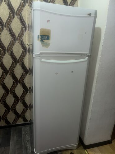 soyuducu ikinci əl: İşlənmiş 2 qapılı Indesit Soyuducu Satılır, rəng - Ağ