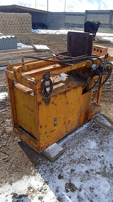 Другое оборудование для производства стройматериалов: Гидравлический вибропресс-станок для производства бетонных блоков — 17