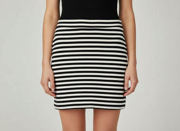 spódnice woskowana czarne: H&M, Women`s skirt, size L