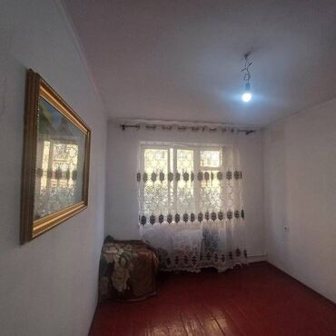 1 комнатная квартира на сутки в оше: 1 комната, 14 м², Общежитие и гостиничного типа, 4 этаж, Старый ремонт