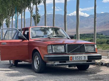 турат: Volvo 240: 1979 г., 2 л, Механика, Газ