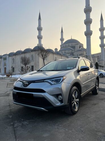 знак аварийной остановки: Toyota RAV4: 2018 г., 2.5 л, Автомат, Бензин, Кроссовер