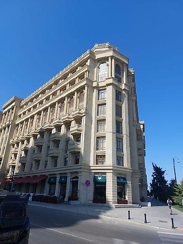 azərbaycanda satışı: 5 otaqlı, Yeni tikili, 216 kv. m — 1