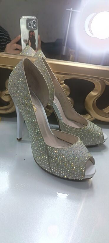 Çəkmələr: Ölçü: 38, İşlənmiş — 7