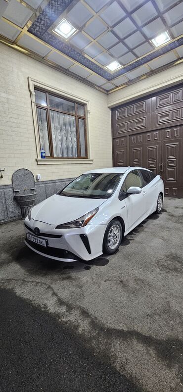 обмен машин ключ на ключ в бишкеке: Toyota Prius: 2022 г., 1.8 л, Вариатор, Гибрид, Седан