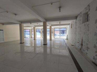 Digər kommersiya daşınmaz əmlakı: Heyder eliyev prospektində mərkəzdə, 3 mərtəbəli, obyekt icareye — 6