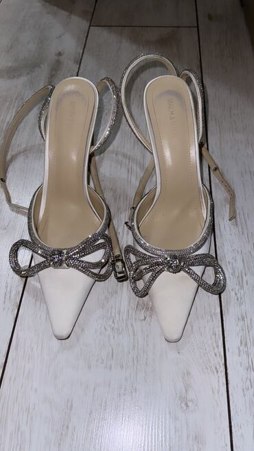 букет невесты бишкек цены: Туфли 37, цвет - Белый