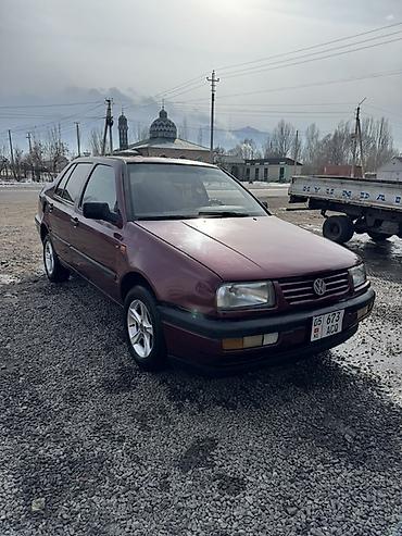 Volkswagen: Volkswagen Vento: 1993 г., 1.8 л, Механика, Газ, Седан — 4