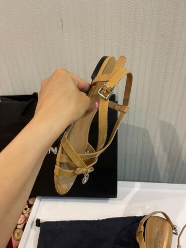 Basanoşka və səndəllər: Ölçü: 36, rəng - Bej, Yeni — 15