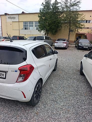 маленькие дешевые машины: Chevrolet Spark: 2018 г., 0.1 л, Автомат, Бензин, Хэтчбэк — 3