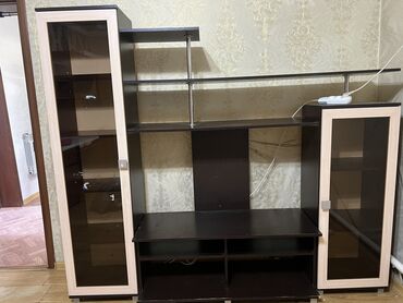 школьная парта для дома купить: Тумба и подставка для телевизора, Б/у, Напольная, Дерево, Самовывоз