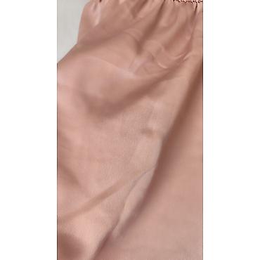 cloudtec patike: Elegantna midi haljina bez rukava u puder‑roze boji. Model sa dubokim — 4
