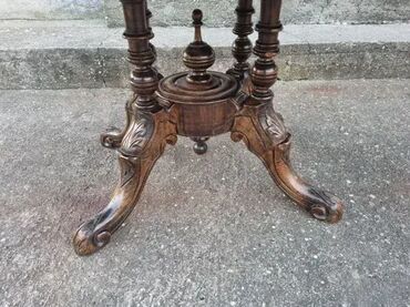 Stilski klub stolovi: Stocic u odlicnom stanju Duzina 117cm Sirina 87cm Visina57cm — 4