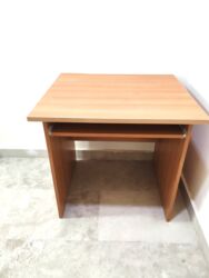 stolustu saatlar: Kvadrat masa, Polkasız, Siyirməli, Sadə laminat, Zəmanətsiz, Kredit yoxdur