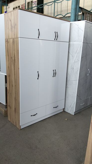 Шифоньеры: Шкаф трёх дверные. высота 2,15 Ширина 1,30 глубина 52 Цена 12500 — 4