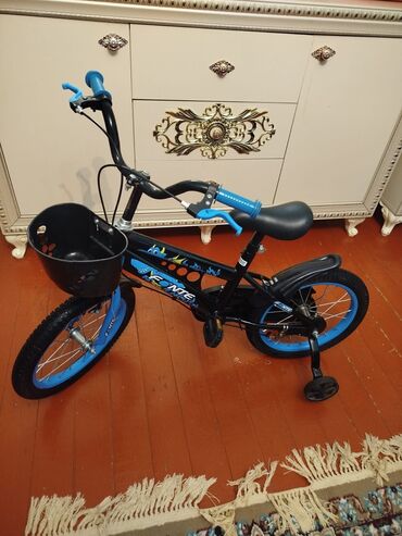 Uşaq velosipedləri: İşlənmiş Dörd təkərli Uşaq velosipedi Adidas, 16", Ünvandan götürmə
