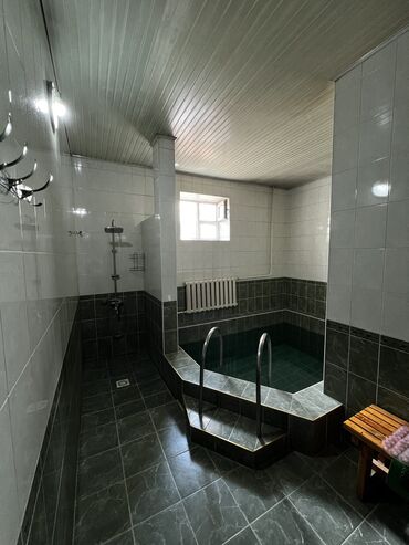 Помещения свободного назначения: Продается, сдается в быстро развивающемся районе! Площадь здания — — 10