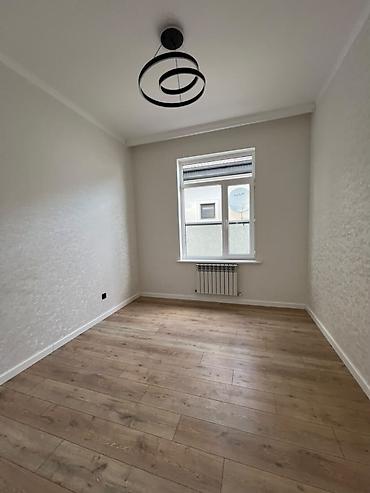 Продается одно этажный дом Топ район : Заря базар От трассы 100м