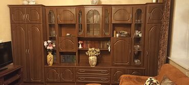 бортик на кровать: Зал үчүн гарнитур, Шкаф, ДСП, түсү - Күрөң
