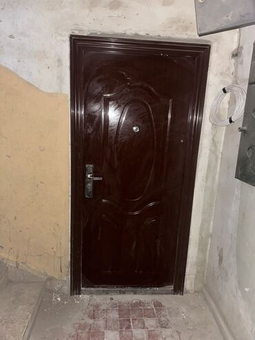 ucuz kafel metlax qiymetleri: Mənzil üçün İşlənmiş Giriş qapısı 90x205 sm Petlə ilə, Zəmanətsiz, Ünvandan götürmə