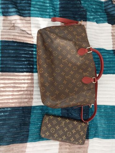 Çantalar: Çanta dəsti, Louis Vuitton, İşlənmiş