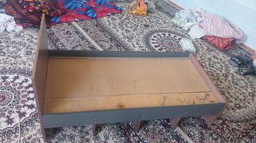 дешевые кровати с матрасом: Односпальная кровать, Б/у, С матрасом, длина - 1500 см