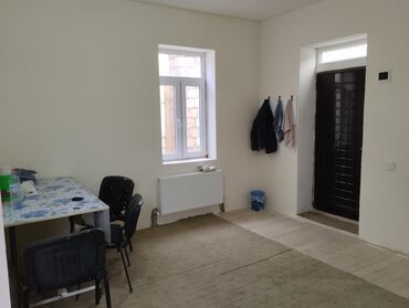 Uzunmüddətli kirayə mənzillər: Bu mənzil yaşayış üçün rahat və funksional bir məkan təmin edir. Geniş — 10