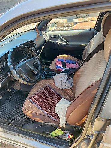 айнек авто: Volkswagen Passat Variant: 1989 г., 1.8 л, Кол менен иштөөчү, Бензин, Универсал — 4